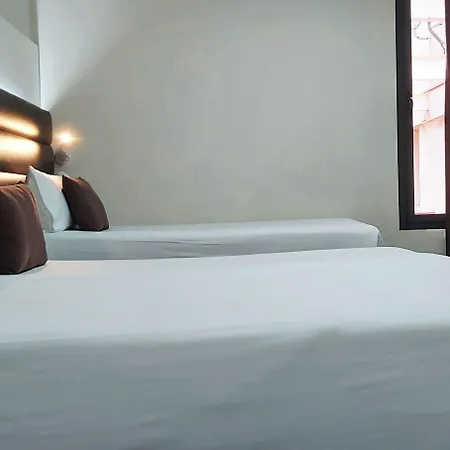 Bcn Urbaness Del Comte Hotel 2*