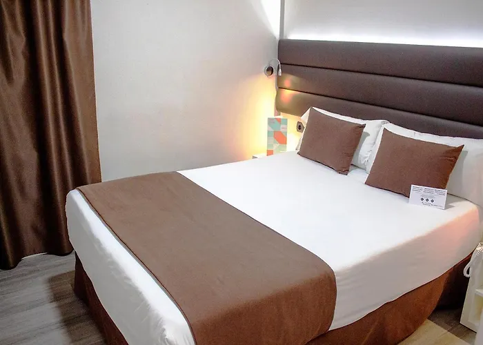 Otel Bcn Urbaness Del Comte 2*
