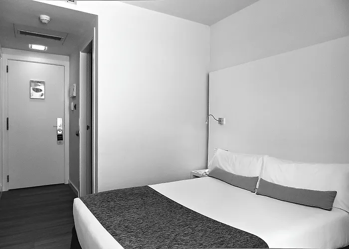 Bcn Urbaness Del Comte Otel