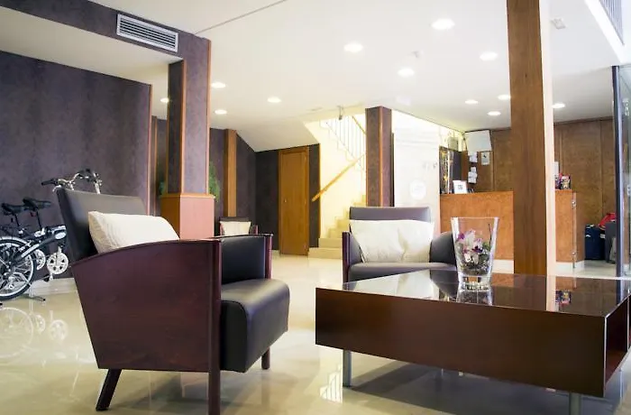 Bcn Urbaness Del Comte Otel 2*